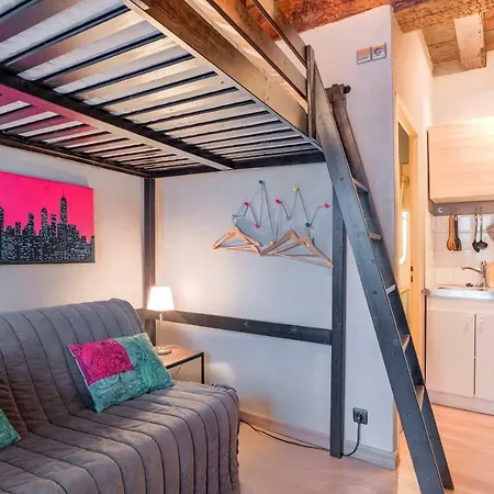Very Practical Studio In The Centre Of Apartment